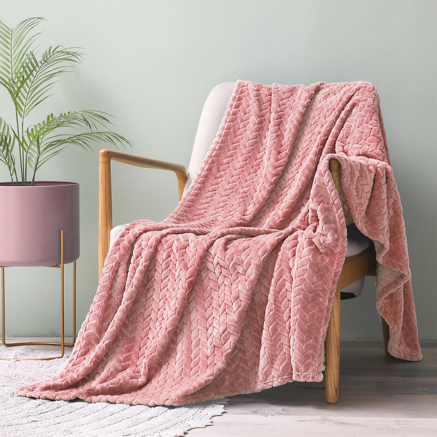 Pink Fleece Throw Blanket for Couch and Bed, 50x70 Inches Soft Cozy Jacquard Flannel Blankets, Lightweight Fuzzy Plush Warm Throws for All Seasons